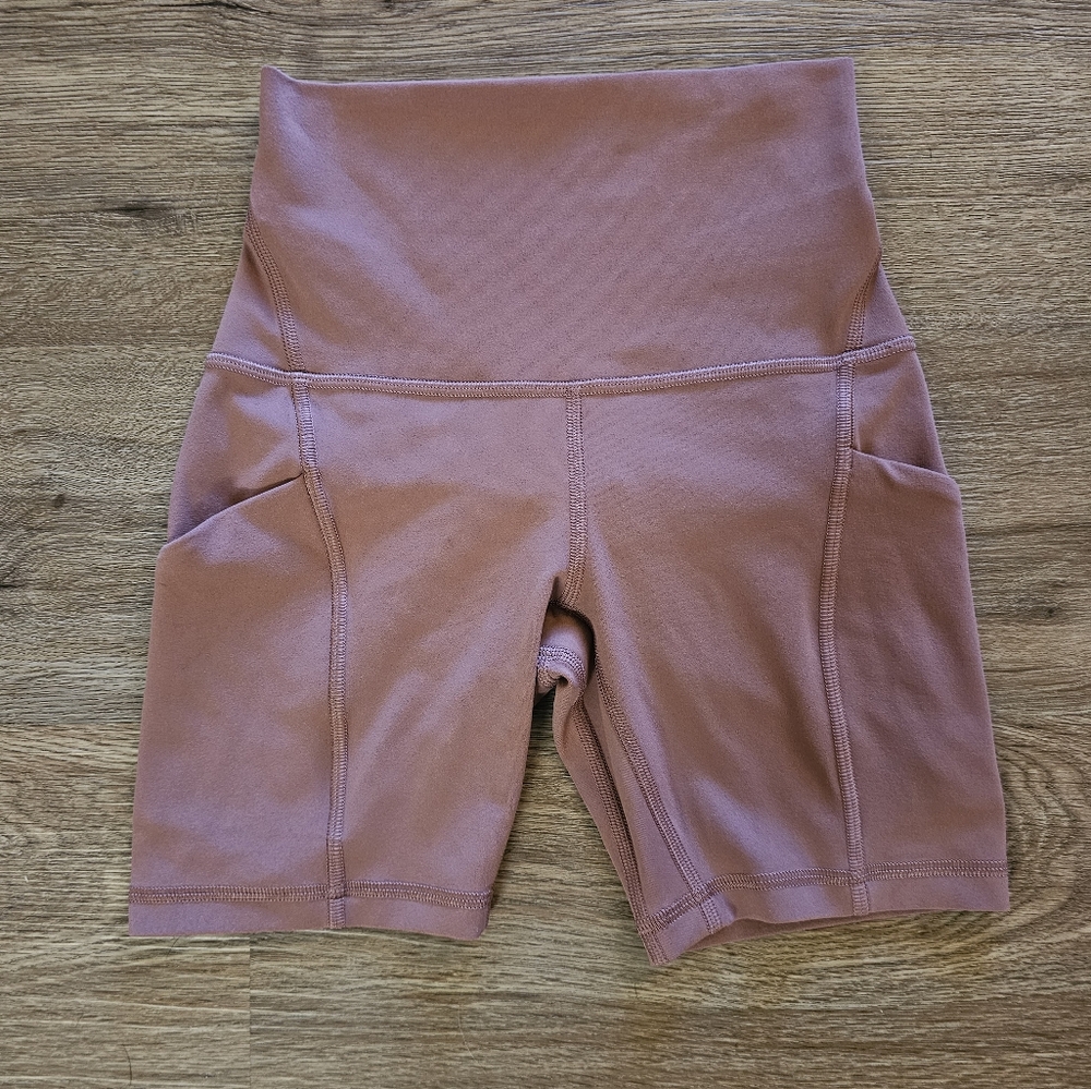 align 6" shorts with pockets